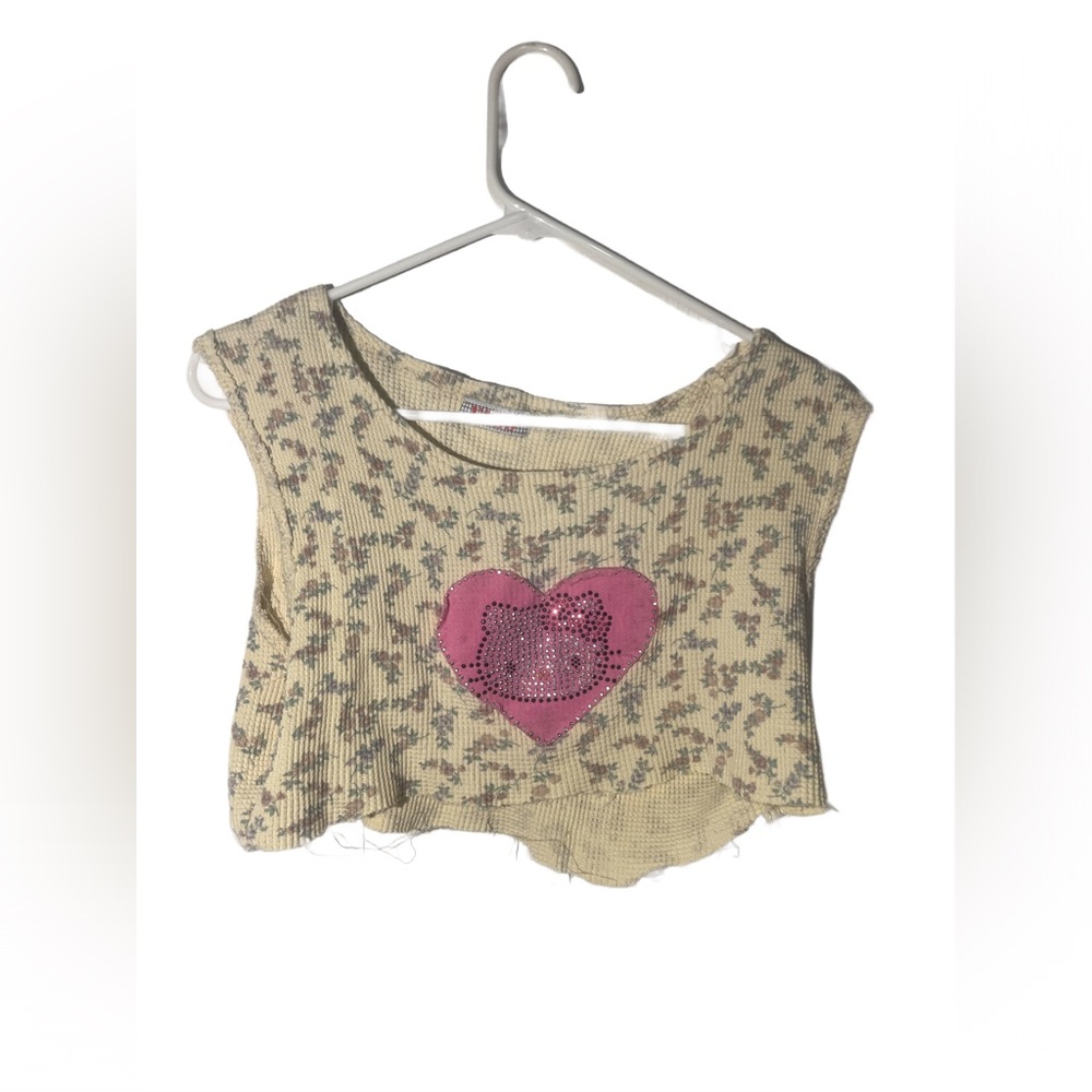 Women's Hello Kitty /Floral Crop Top with Pink Sequin Heart